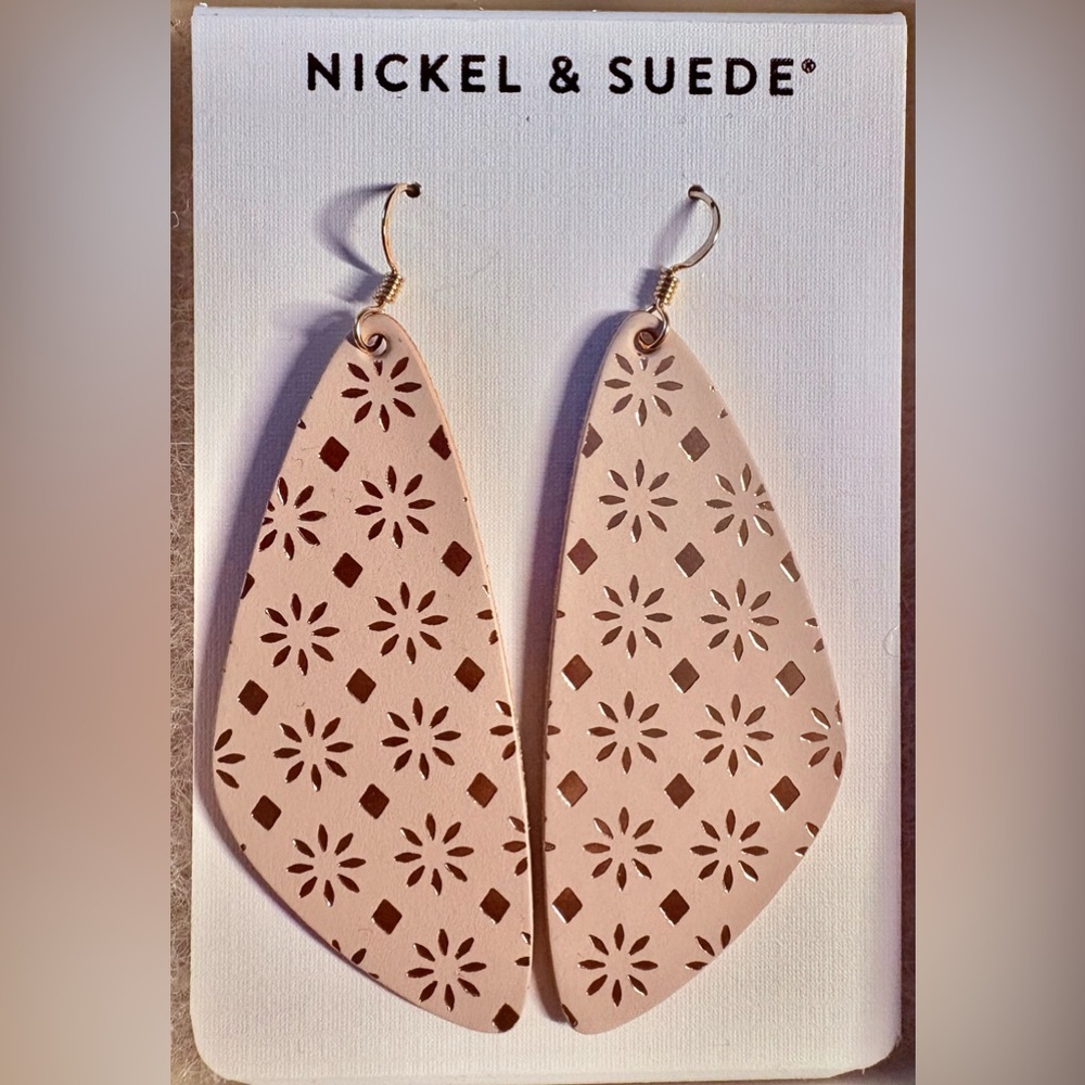 Nickel & Suede soft sand w gold, Sedona Evie leather dangle earrings NWT